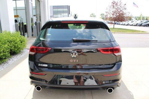 2025 Volkswagen Golf GTI 2.0T SE DSG