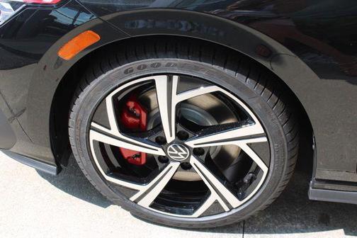 2025 Volkswagen Golf GTI 2.0T SE DSG