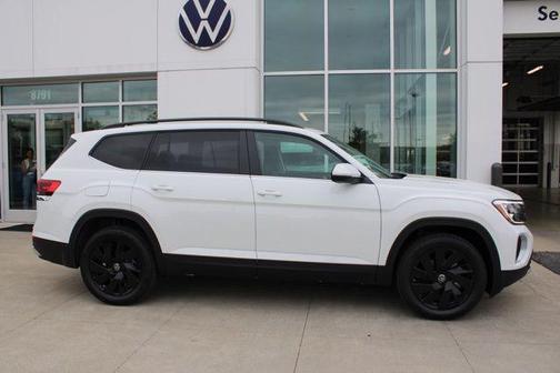 2025 Volkswagen Atlas 2.0T SE w/Technology 4MOTION