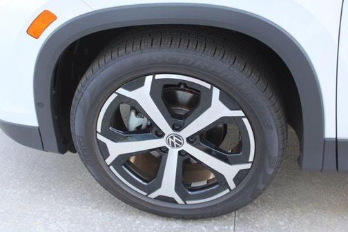 Opal White Pearl 2026 Volkswagen Tiguan 2.0T S