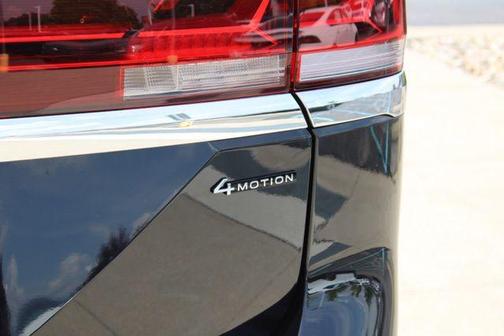 2025 Volkswagen Atlas 2.0T SE w/Technology 4MOTION