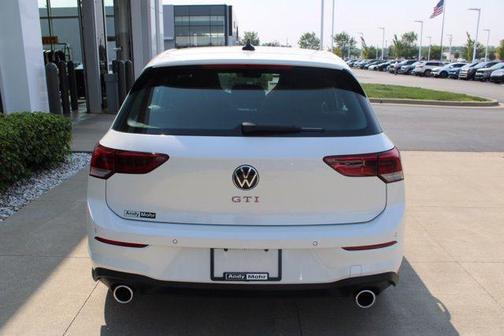 2025 Volkswagen Golf GTI 2.0T SE DSG