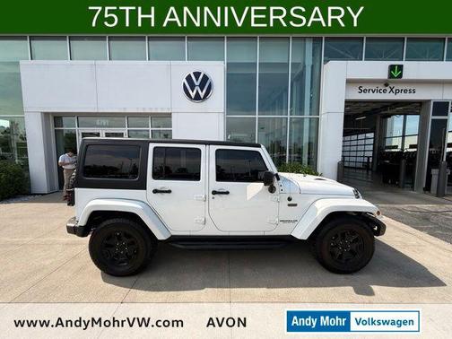 Bright White Clearcoat 2016 Jeep Wrangler Unlimited Sahara