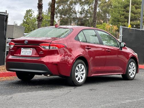 2025 Toyota Corolla Hybrid LE