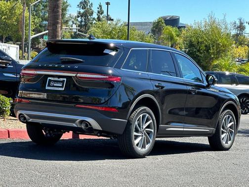 2025 Lincoln Corsair Premiere