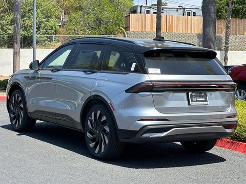 2025 Lincoln Nautilus Reserve