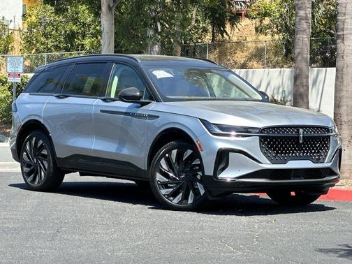 2025 Lincoln Nautilus Reserve