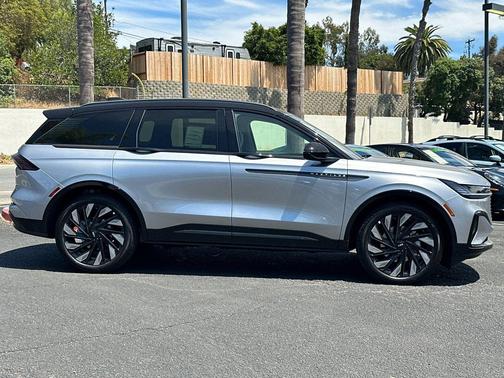 2025 Lincoln Nautilus Reserve