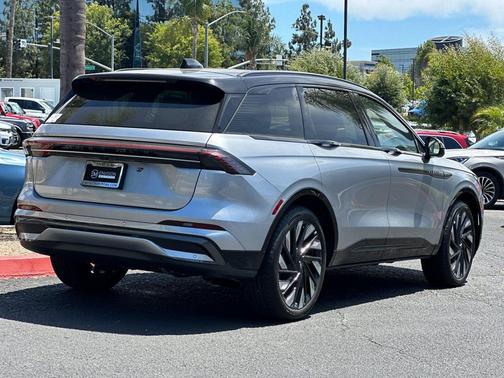 2025 Lincoln Nautilus Reserve