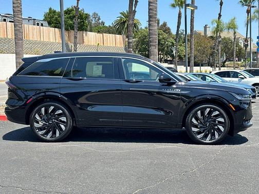 2025 Lincoln Nautilus Black Label