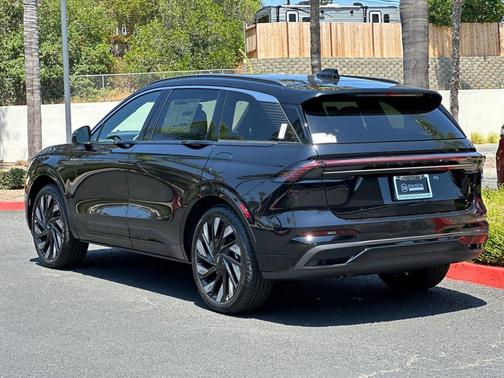 2025 Lincoln Nautilus Black Label