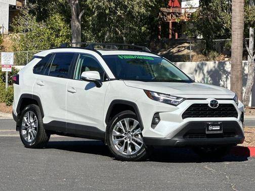 2025 Toyota RAV4 XLE Premium