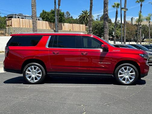 2023 Chevrolet Suburban 4WD High Country