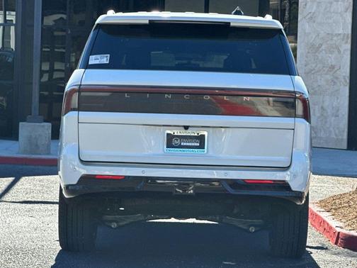 2025 Lincoln Navigator Black Label