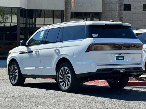 2025 Lincoln Navigator Black Label