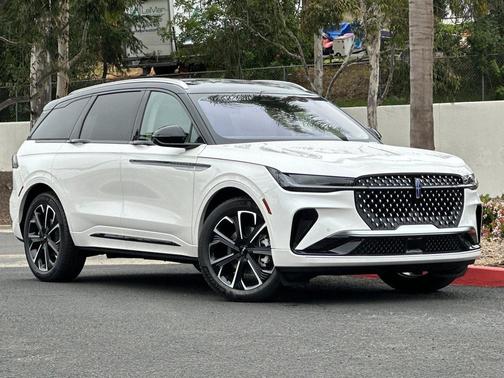 2025 Lincoln Nautilus Reserve