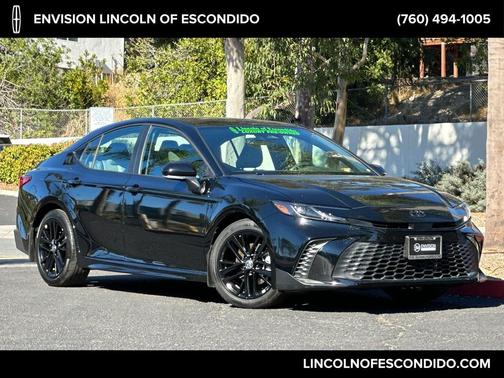 2025 Toyota Camry SE
