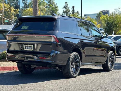 2025 Lincoln Navigator Reserve