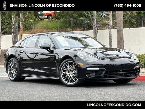 2018 Porsche Panamera 4