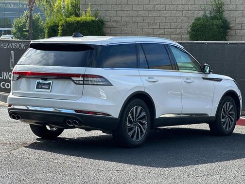 2025 Lincoln Aviator Premiere