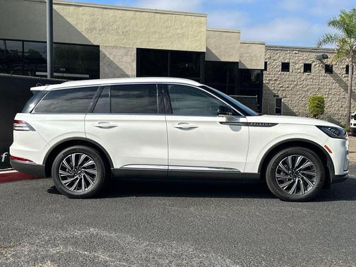 2025 Lincoln Aviator Premiere