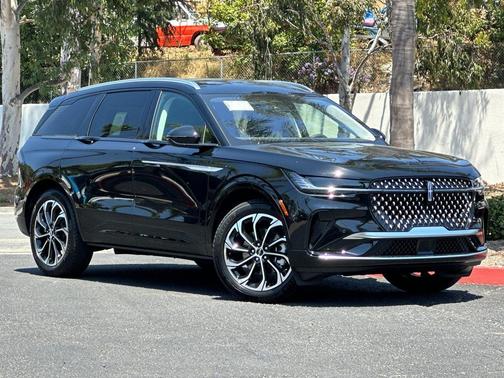 2025 Lincoln Nautilus Reserve