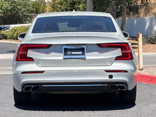 2021 Volvo S60 Recharge Plug-In Hybrid T8 Inscription