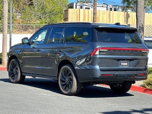 2025 Lincoln Navigator Reserve