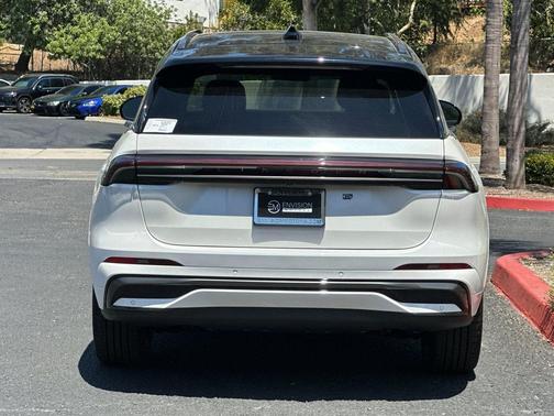2025 Lincoln Nautilus Black Label