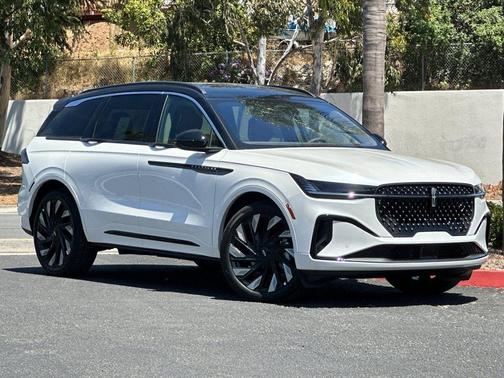 2025 Lincoln Nautilus Black Label