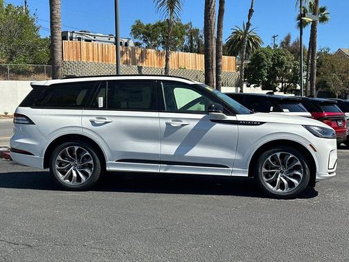 2025 Lincoln Aviator Premiere
