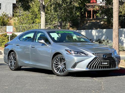 2022 Lexus ES 350 Base