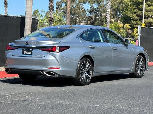 2022 Lexus ES 350 Base