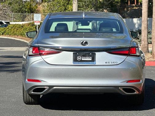 2022 Lexus ES 350 Base