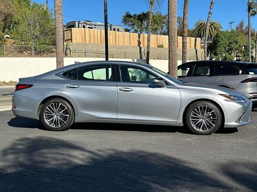 2022 Lexus ES 350 Base