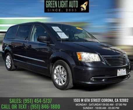 2014 Chrysler Town & Country Touring