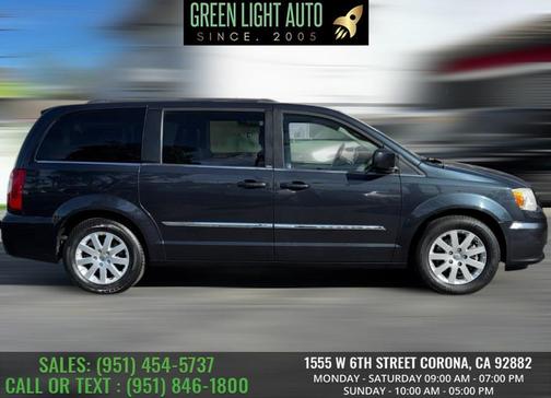 2014 Chrysler Town & Country Touring