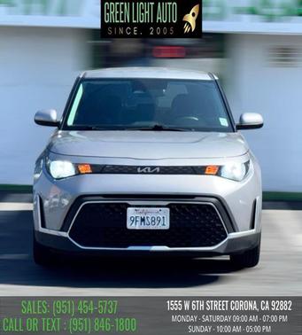 Gravity Gray 2023 Kia Soul LX IVT