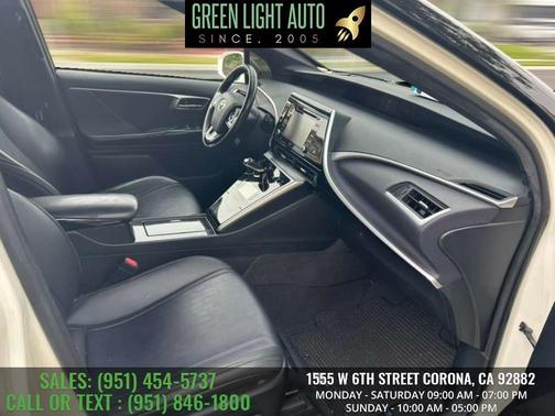 Crystal White 2019 Toyota Mirai Base