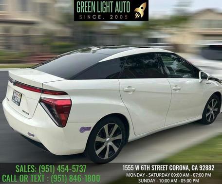 Crystal White 2019 Toyota Mirai Base