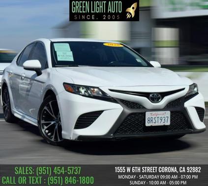 Super White 2020 Toyota Camry SE