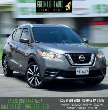 Brilliant Silver Metallic 2019 Nissan Kicks SV