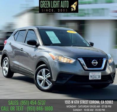Gun Metallic 2020 Nissan Kicks S