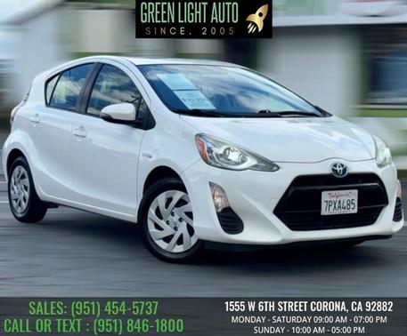 Super White 2016 Toyota Prius c Two