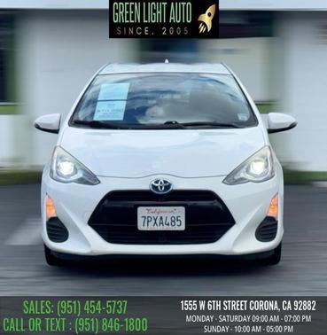 Super White 2016 Toyota Prius c Two