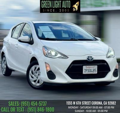 Super White 2016 Toyota Prius c Two