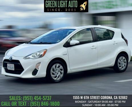 Super White 2016 Toyota Prius c Two