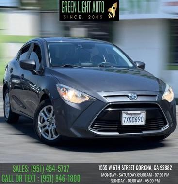 Graphite 2017 Toyota Yaris iA Base Sedan