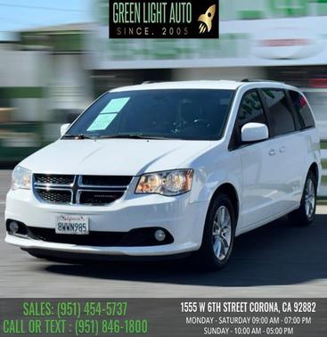White Knuckle Clearcoat 2019 Dodge Grand Caravan SXT