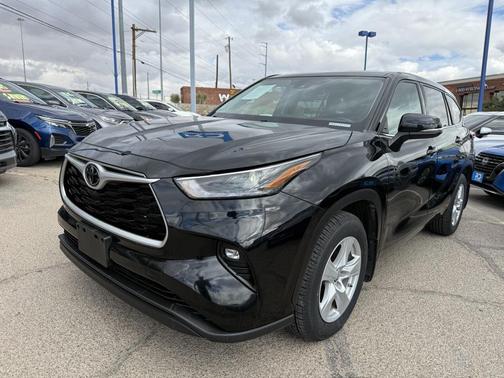 2022 Toyota Highlander LE